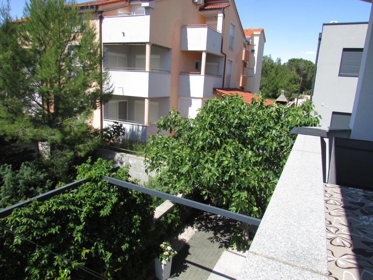 Apartment Miaantonia Врси Екстериор снимка